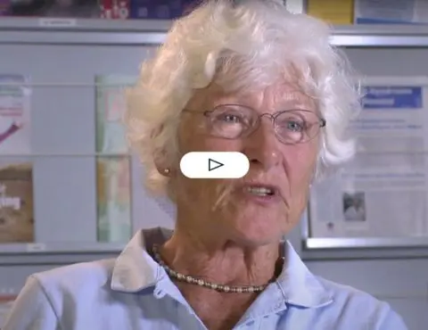 Still uit video niet-dystrofische myotonieen
