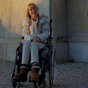 persoon in rolstoel