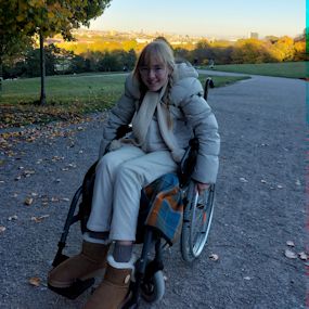 persoon in rolstoel