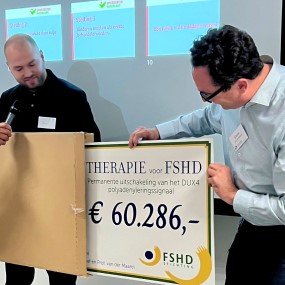 Overhandiging check geld bedrag