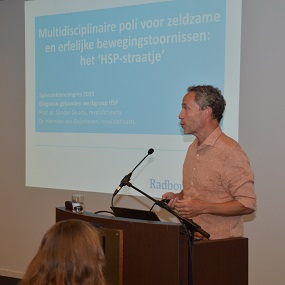 persoon met presentatie