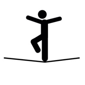 Persoon balanceert op een touw