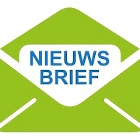 Enveloppe met de tekst nieuwsbrief erop geschreven.