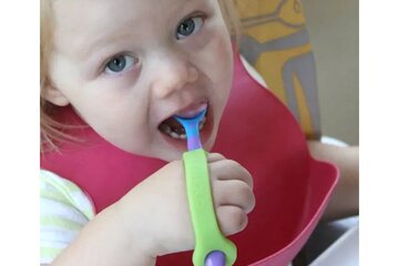 Beeld van: EazyHold bandje voor kinderhand