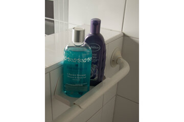 Beeld van: Zeep- en/of shampoohouder van Handicare