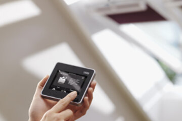 Beeld van: Velux dakraam, draadloze bediening