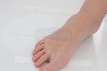 Beeld van: Zelfklevende antislip tape badkamer
