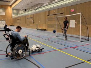 Aangepast voetballen met de AmiGo